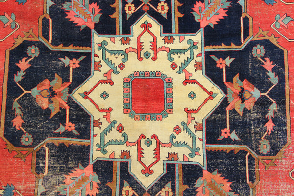 Antique Fine Serapi Carpet, Worn, 283 x 391cm / 9'3" x 12'10"