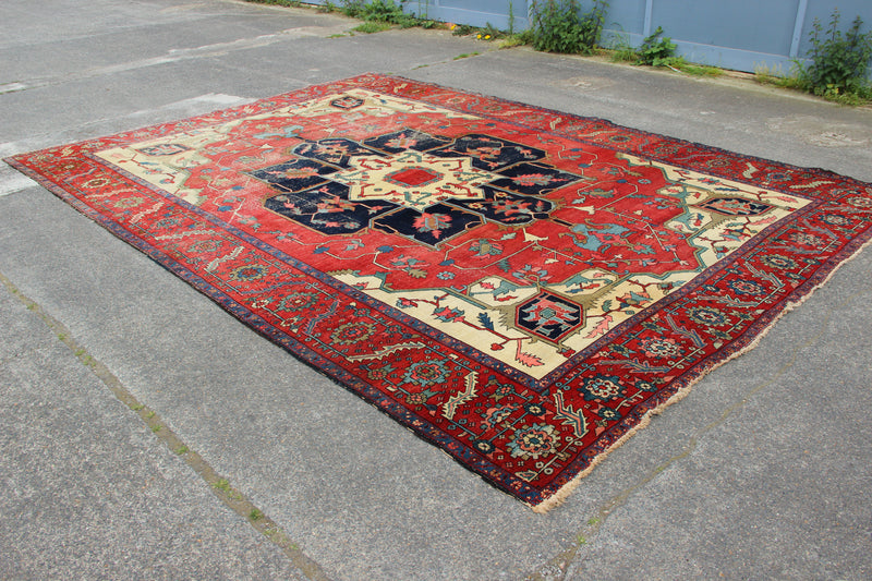 Antique Fine Serapi Carpet, Worn, 283 x 391cm / 9'3" x 12'10"