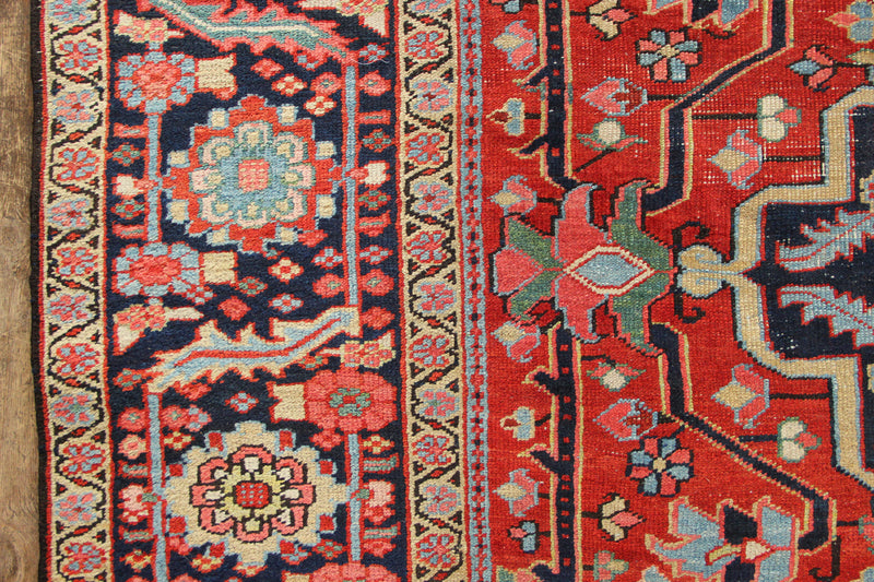 Antique Heriz Carpet 282 x 381cm / 9'3" x 12'5"