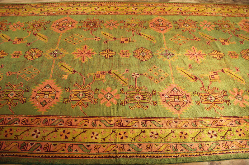 Antique Oushak Kelleh 221 x 448cm / 7'3" x 14'8"