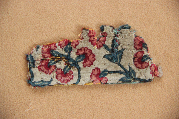 17th Century Mughal Silk Rug Fragment 4 x 10cm / 1.33" x 3.33"