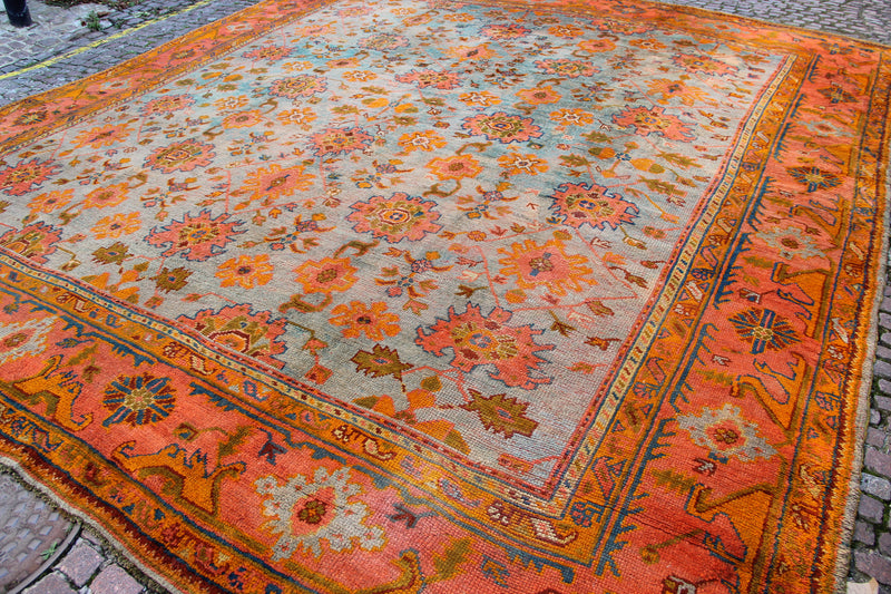 Antique Oushak Carpet 420 x 467cm / 13'9" x 15'4"