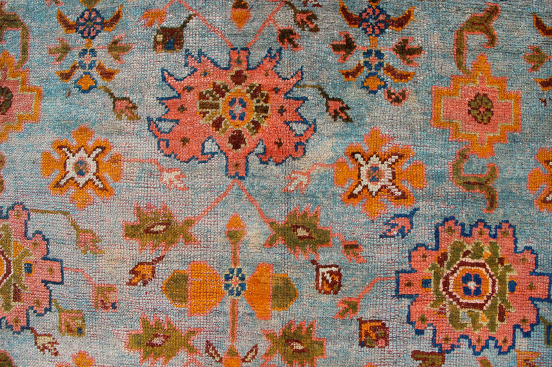 Antique Oushak Carpet 420 x 467cm / 13'9" x 15'4"