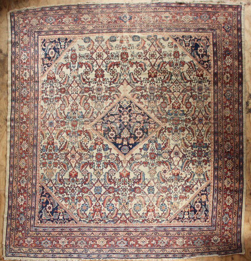 Antique Fine Squarish Mahal 8'10" x 9'10" / 268 x 300cm