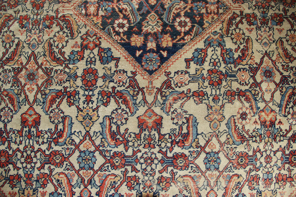 Antique Fine Squarish Mahal 8'10" x 9'10" / 268 x 300cm