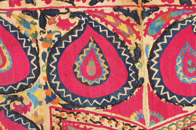 Antique Tashkent Suzani 184 x 282cm / 6'4" x 9'6"