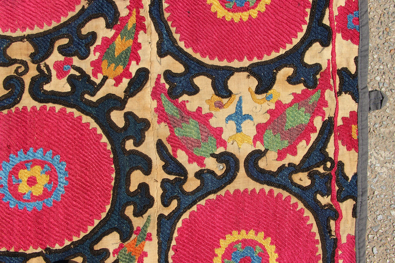 Antique Tashkent Suzani 184 x 282cm / 6'4" x 9'6"