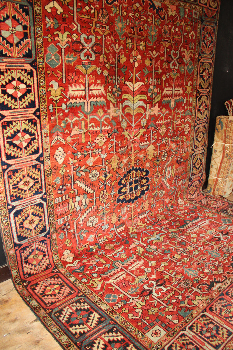 Antique Heriz Carpet Allover Design 9'4" x 14'4" / 286 x 419cm