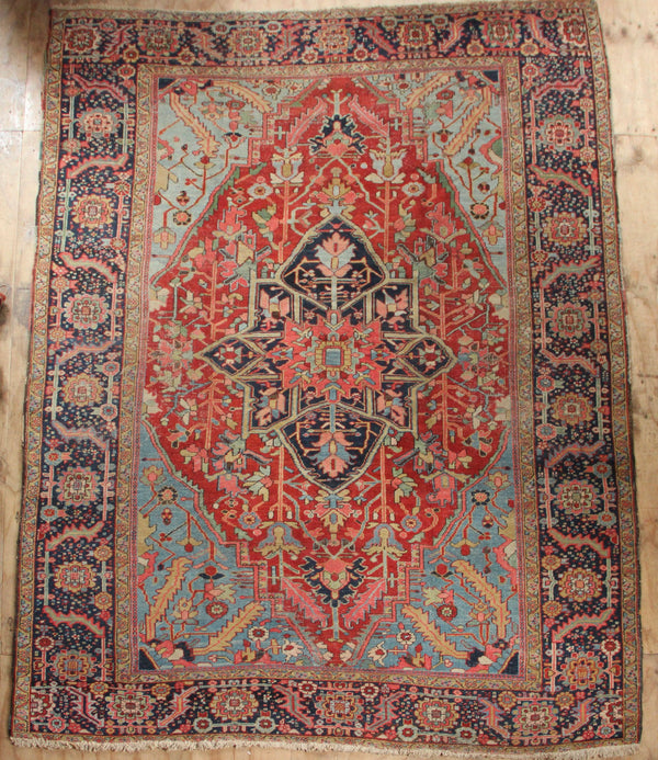 Antique Heriz Carpet With Light Blue Corners 8'7" x 11'3" / 262 x 343cm