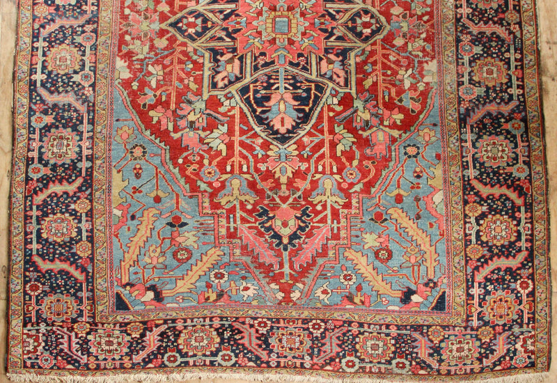 Antique Heriz Carpet With Light Blue Corners 8'7" x 11'3" / 262 x 343cm