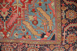 Antique Heriz Carpet With Light Blue Corners 8'7" x 11'3" / 262 x 343cm