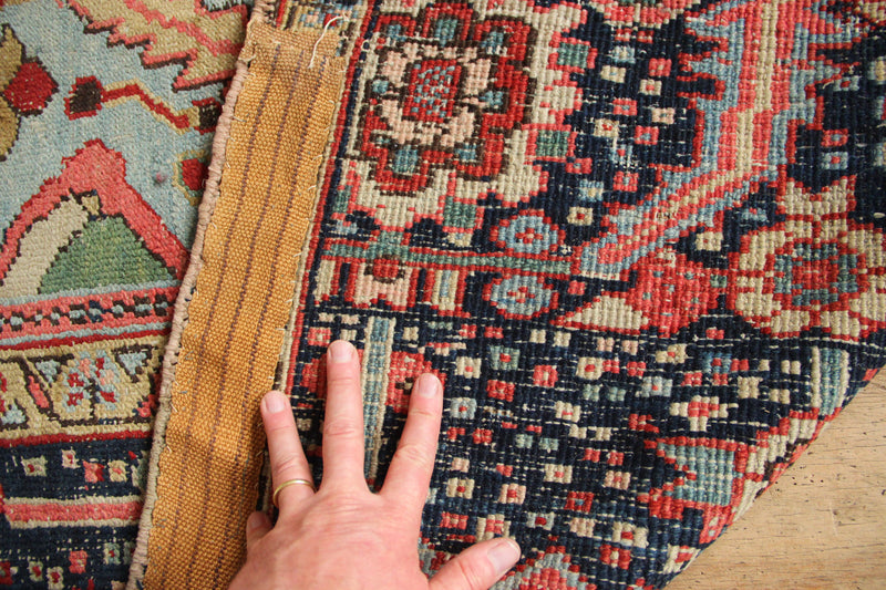 Antique Heriz Carpet With Light Blue Corners 8'7" x 11'3" / 262 x 343cm