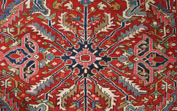Antique Heriz Carpet 239 x 333cm / 7'10" x 10'11"