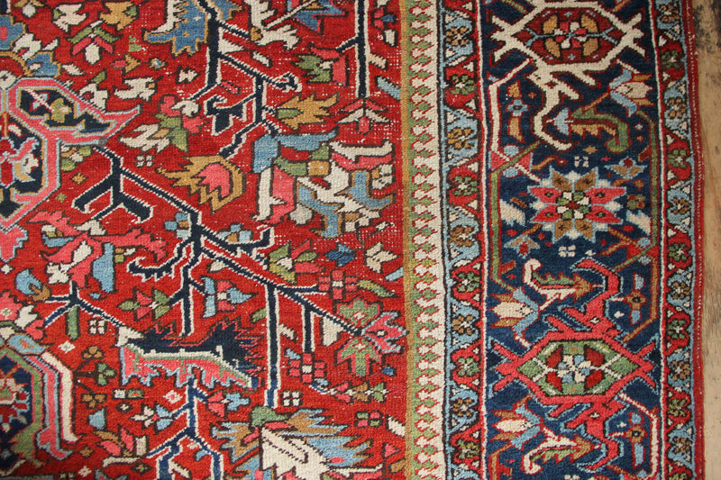 Antique Heriz Carpet 239 x 333cm / 7'10" x 10'11"