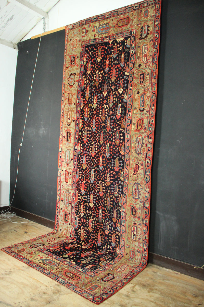 Antique Serapi Gallery Carpet 168 x 445cm / 5'6" x 14'7"