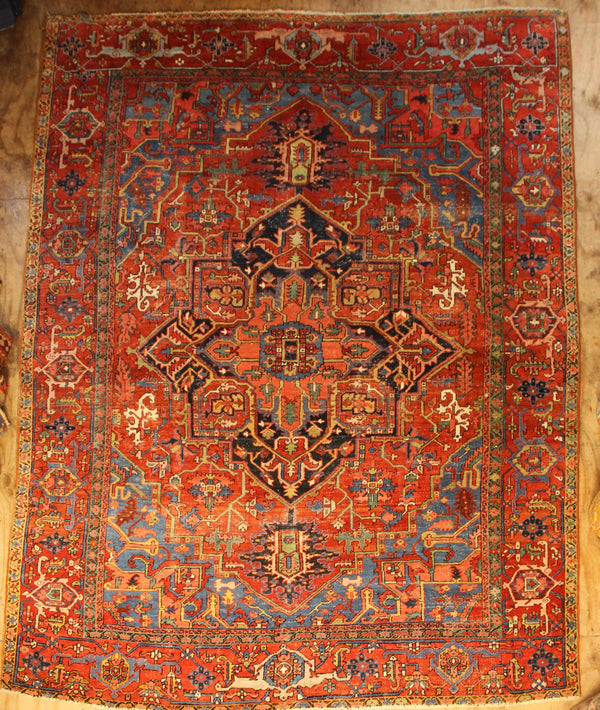 Antique Heriz, worn 292 x 388cm / 9'7" x 12'9"