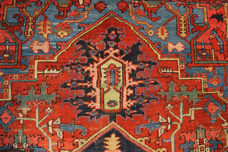 Antique Heriz, worn 292 x 388cm / 9'7" x 12'9"