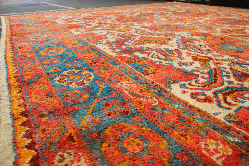 Large Antique Ivory Field Oushak Carpet 383 x 578cm / 12'7" x 19'0"