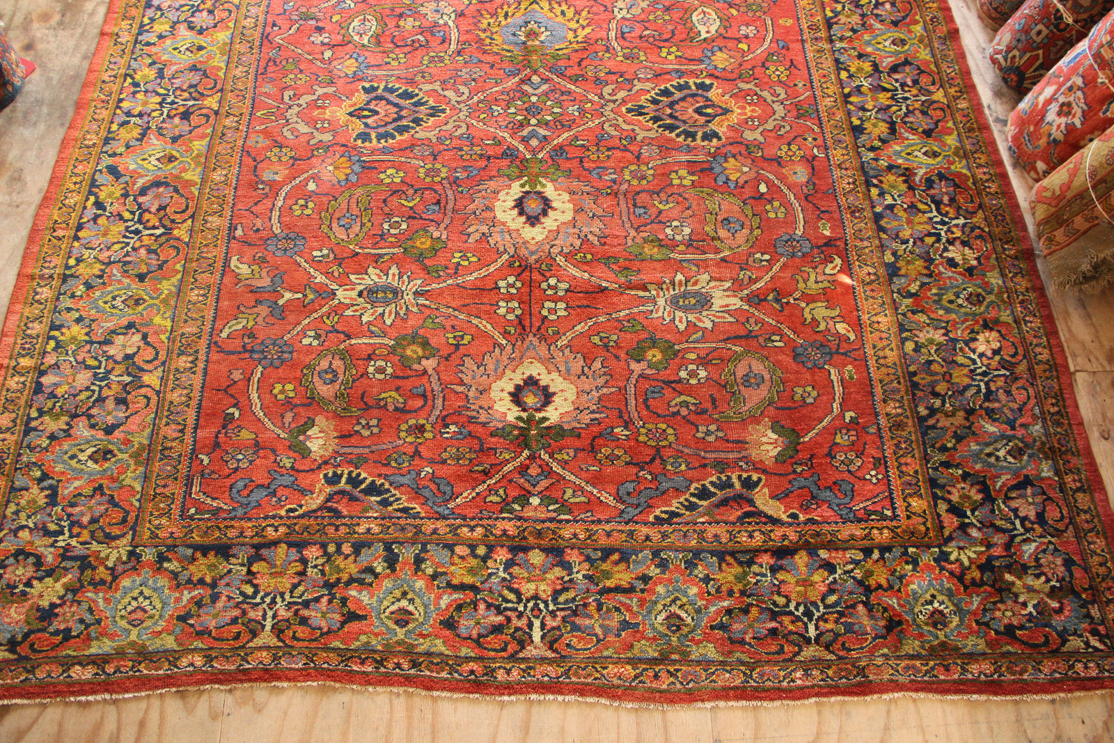 Antique Ziegler Mahal 322 x 389cm / 10'7