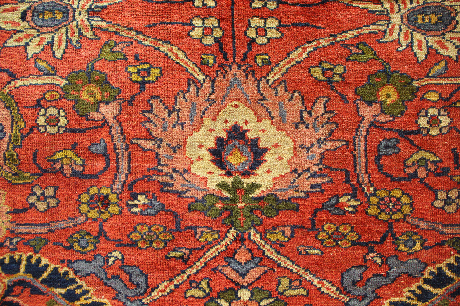 Antique Ziegler Mahal 322 x 389cm / 10'7